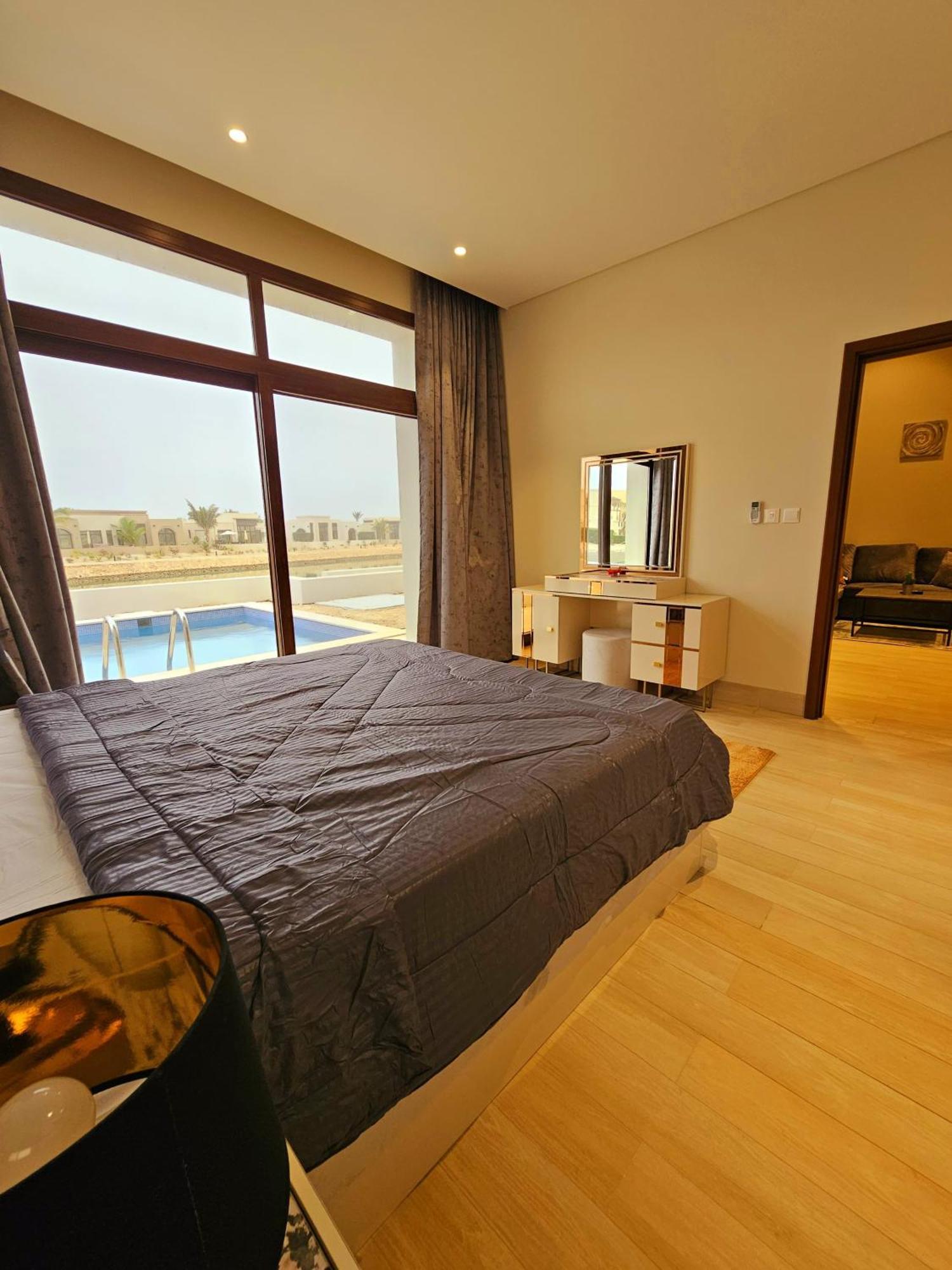 Luxury With Private Pool And Lagoon View